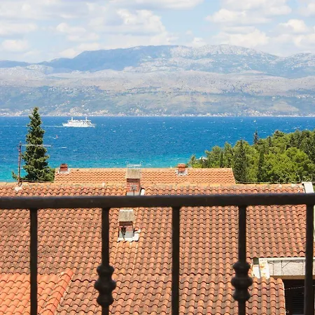 Apartment Ana Supetar Exterior photo